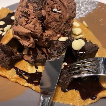 Demetres Bramalea - crepe dessert - Desserts Near Me - Brampton, Ontario Demetres Bramalea - crepe dessert - Desserts Near Me - Brampton, Ontario