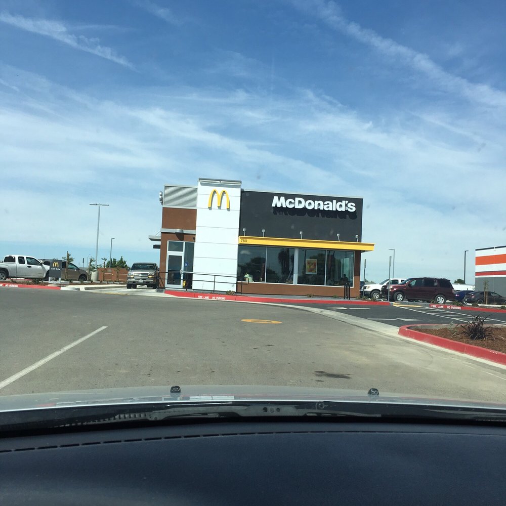 McDonalds - Front View - Burgers Near Me - Mendota, California