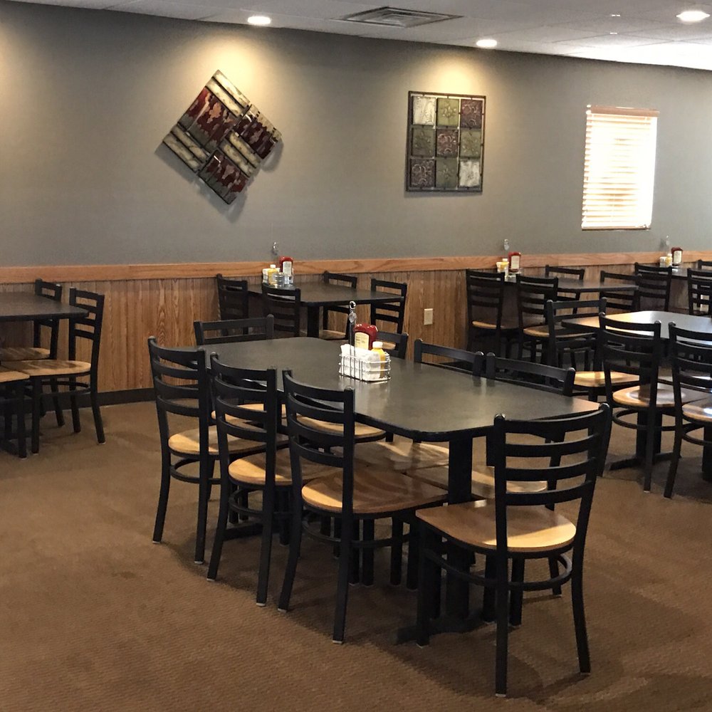 Murphy's Bar and Restaurant - Dining area separate from bar area. - American Near Me - Madison, Wisconsin Murphy's Bar and Restaurant - Dining area separate from bar area. - American Near Me - Madison, Wisconsin