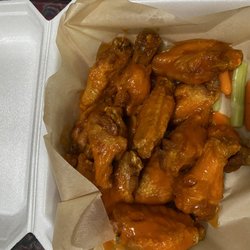 Sammy's American Grill - Hot wings