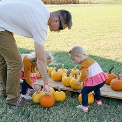 Hog Wild at Howard Farms - Pumpkins!