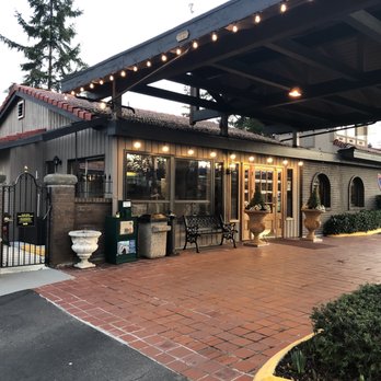 Coachman Inn - Lobby entrance - Hotels Near Me - Oak Harbor, Washington Coachman Inn - Lobby entrance - Hotels Near Me - Oak Harbor, Washington