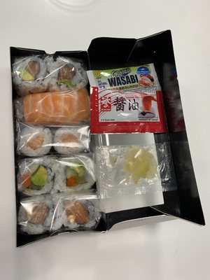 Tsukiji Fishroom by null