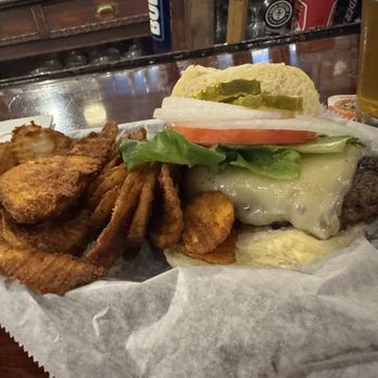 Blueberry Hill - American Near Me - Saint Louis, Missouri