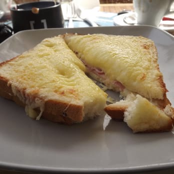 Hôtel Café du Commerce - Hotels Near Me - Châtre (La), 36