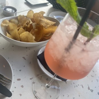 Pigzza - Rosé sangria - Pizza Near Me - Orlando, Florida Pigzza - Rosé sangria - Pizza Near Me - Orlando, Florida