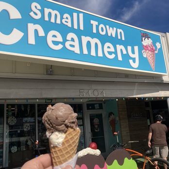 Small Town Creamery - Amazing ice cream and great service - Ice Cream & Frozen Yogurt Near Me - Holmes Beach, Florida