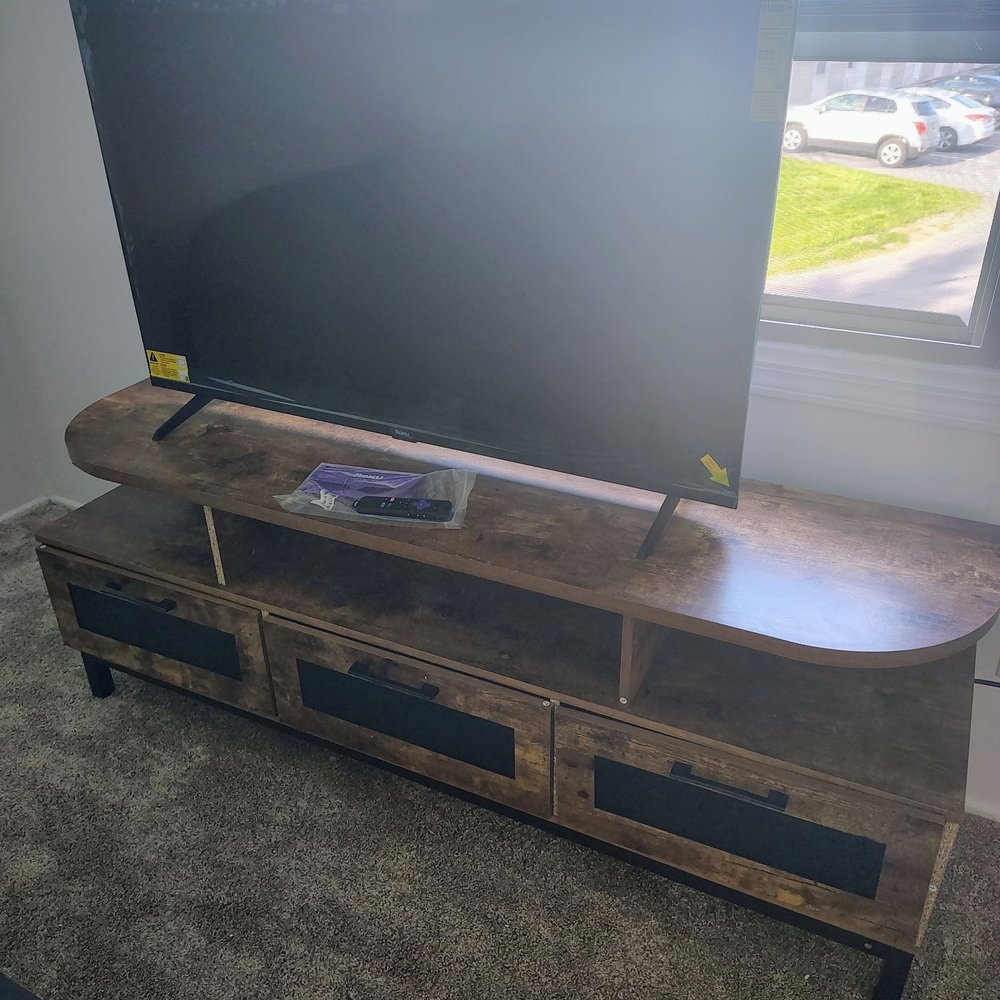 Swift Movers - TV Stand Assembled and TV - Movers Near Me Swift Movers - TV Stand Assembled and TV - Movers Near Me