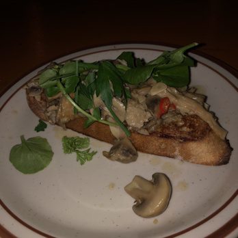 McKiernan - Mushroom toast - Breakfast & Brunch Near Me - Montreal, Quebec McKiernan - Mushroom toast - Breakfast & Brunch Near Me - Montreal, Quebec