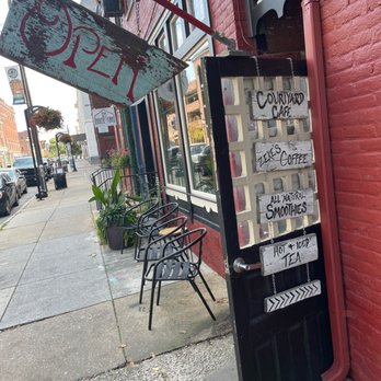 Molly’s Courtyard Cafe - the outside of the building - Coffee & Tea Near Me - York, Pennsylvania Molly’s Courtyard Cafe - the outside of the building - Coffee & Tea Near Me - York, Pennsylvania