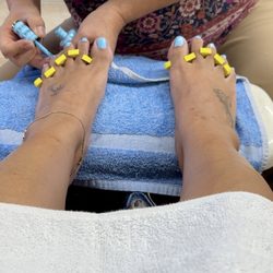 2001 Nail - Change nail polish on toes