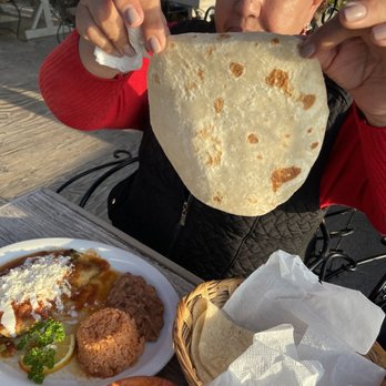 Los Pelícanos - Delicious tortillas - Hotels Near Me - Rosarito, BCN