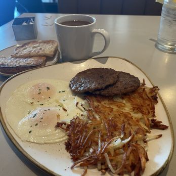 TWLV Kitchen & Bar - Breakfast plate perfectly cooked - Breakfast & Brunch Near Me - Jamestown, California TWLV Kitchen & Bar - Breakfast plate perfectly cooked - Breakfast & Brunch Near Me - Jamestown, California