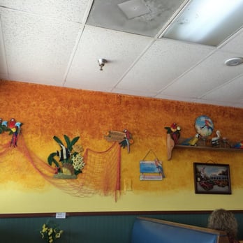 Ellenton Cafe - The walls all around the place looks great - Comfort Food Near Me - Ellenton, Florida