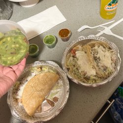 Tacos El Pachi - 1 Pollo hard shell taco, 2 Pollo soft tacos with everything (American), side of Guacamole and 1 pineapple Jarrito