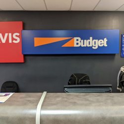 Avis Car Rental - Counter