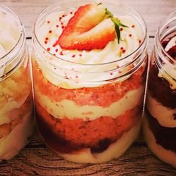 Mz Honeyz Treats - Cake Jars: chocolate, banana or strawberry