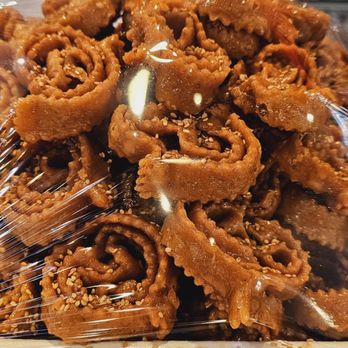 Casablanca Pastry - Bakeries Near Me - Everett, Massachusetts