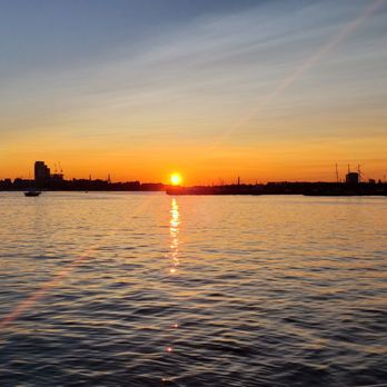 Hyatt Regency Boston Harbor - Sunset over Boston Harbor - Hotels Near Me - Boston, Massachusetts