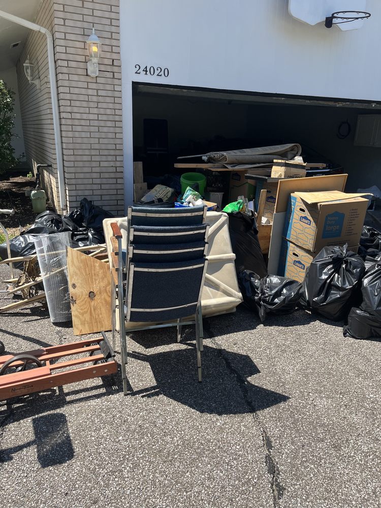 THE MAIN JUNK REMOVAL Request a Quote Cleveland Heights, Ohio
