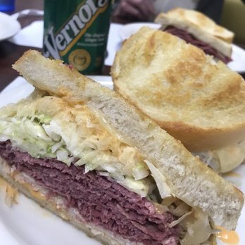 Bread Basket Deli - Delis Near Me - Oak Park, Michigan
