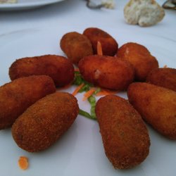Croquetas caseras (jamón, bacalao y espinacas)