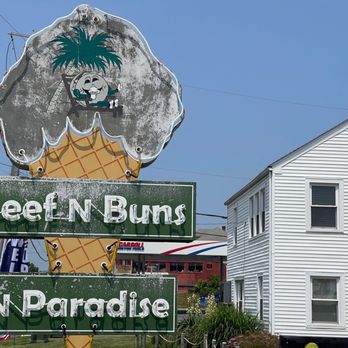 Beef N Buns N Paradise - Sign by the road. - American Near Me - Frederick, Maryland