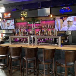 The Stone Lion - The Stone Lion - Bar seating