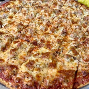Novel Pizza Cafe - Tavern style sausage and onion - Pizza Near Me - Chicago, Illinois Novel Pizza Cafe - Tavern style sausage and onion - Pizza Near Me - Chicago, Illinois
