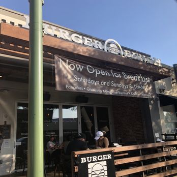 Burger Bench - Found parking right in front!! And there's an option to eat outside. - American Near Me - Escondido, California
