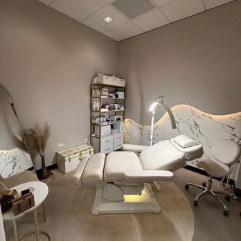 Aura Aesthetics - Acne Treatment Near Me - Temecula, California