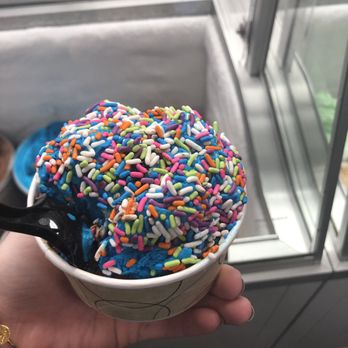 Magic Fountain - Cookie Monster and Chocolate Peanut Butter Fudge. - Ice Cream & Frozen Yogurt Near Me - Mattituck, New York