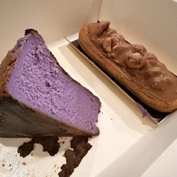 Cheesecake and eclair Cheesecake and eclair