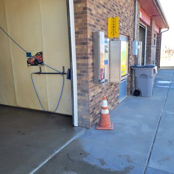 Dutch Clean Auto Wash - Broken shit - Car Wash Near Me - Pella, Iowa Dutch Clean Auto Wash - Broken shit - Car Wash Near Me - Pella, Iowa