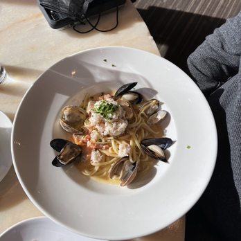 Cutters Crabhouse - Fresh Seafood Linguine - Seafood Near Me - Seattle, Washington Cutters Crabhouse - Fresh Seafood Linguine - Seafood Near Me - Seattle, Washington