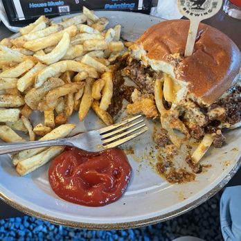 Bird Creek Brewing - Chili cheese burger - Breweries Near Me - Temple, Texas Bird Creek Brewing - Chili cheese burger - Breweries Near Me - Temple, Texas