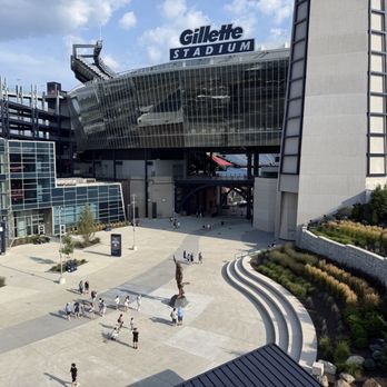 Tom Brady Statue - Professional Sports Teams Near Me