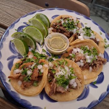 Sayulita Tap Room - Taco Tuesday Tacos - Beer Bar Near Me - Indio, California