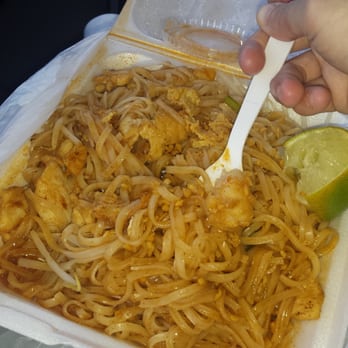 Wild Basil Restaurant - Pad Thai Lunch - Thai Near Me - Littleton, Colorado