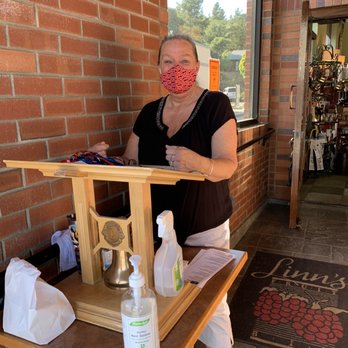 Linn's Restaurant - This hostess knows how to make you feel welcome! - American Near Me - Cambria, California