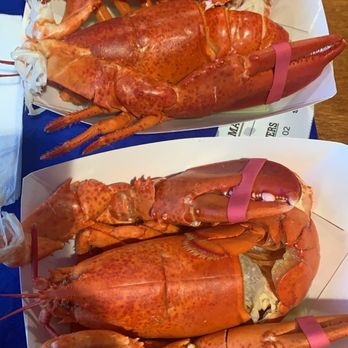 Markey's Lobster Pool - Seafood Near Me - Seabrook, New Hampshire