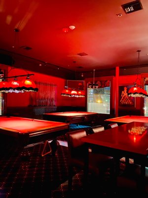 Barney's Beanery by null