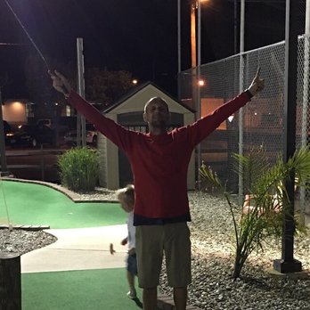 Island Miniature Golf - Pure joy of a hole in one - Mini Golf Near Me - Wildwood, New Jersey