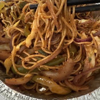 Himalaya’s Momo - Chicken Hakka noodles - Food Trucks Near Me - Northridge, California