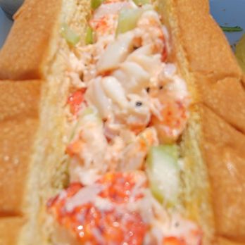 Harbor Lights - Lobster Roll - Seafood Near Me - Norwalk, Connecticut