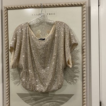 Annie's Portside - New Years Eve top.... This top was not only super beautiful but very comfortable for the celebration of the New Year 2022 - Accessories Near Me - Ventura, California Annie's Portside - New Years Eve top.... This top was not only super beautiful but very comfortable for the celebration of the New Year 2022 - Accessories Near Me - Ventura, California