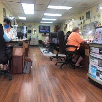 Elegant Nail Salon - Inside - Nail Salons Near Me - North Attleboro, Massachusetts