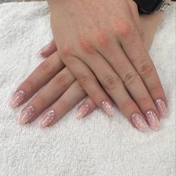 Modern Nails - Builder Gel Manicure