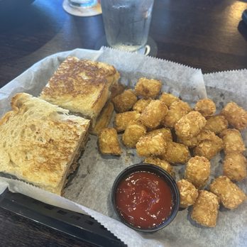 Boulder’s Bar & Grill - Meatloaf sandwich - Salad Near Me - High Point, North Carolina Boulder’s Bar & Grill - Meatloaf sandwich - Salad Near Me - High Point, North Carolina