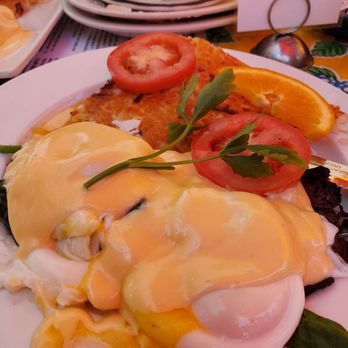 Tweet - Portabella Benedict with hashbrowns from their gluten free menu - New American Near Me - Chicago, Illinois Tweet - Portabella Benedict with hashbrowns from their gluten free menu - New American Near Me - Chicago, Illinois